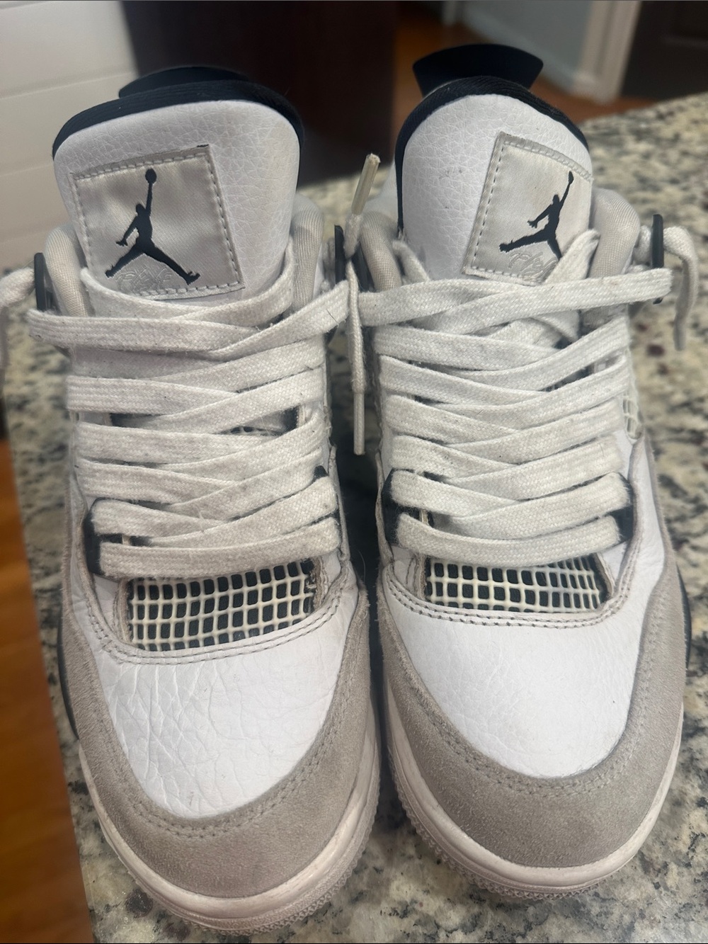 Jordan 4 military Black Kids size6Y Basketball Sneakers.